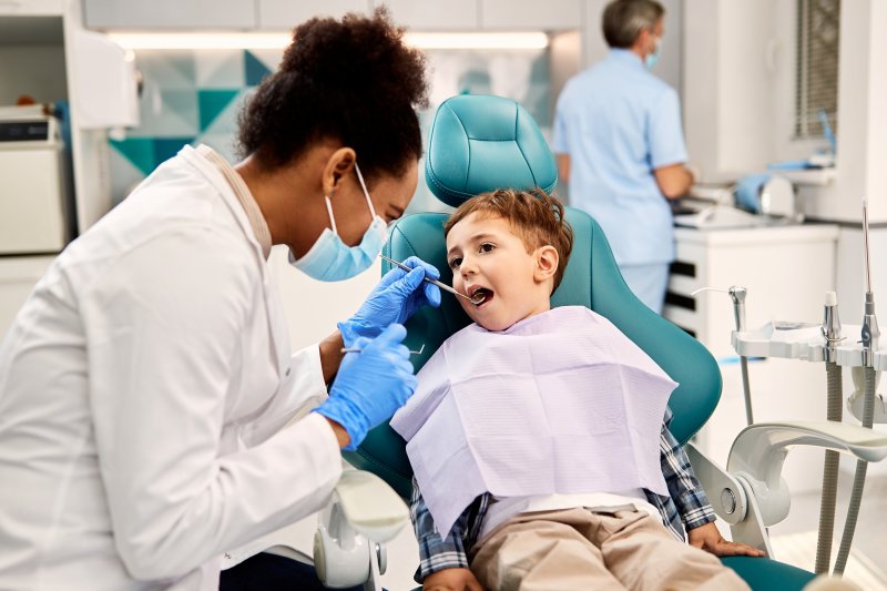 child’s first dental visit